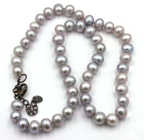 Lot of 2 pearl strand necklaces