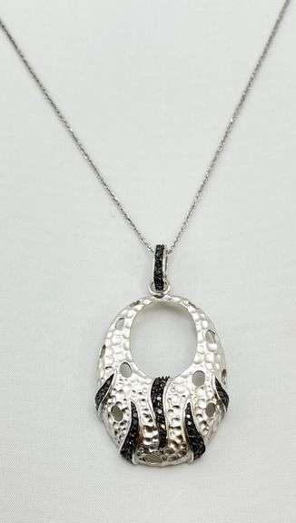 925 Sterling Silver Hammered Texture Oval Pedant With Black Crystal Pave Necklace