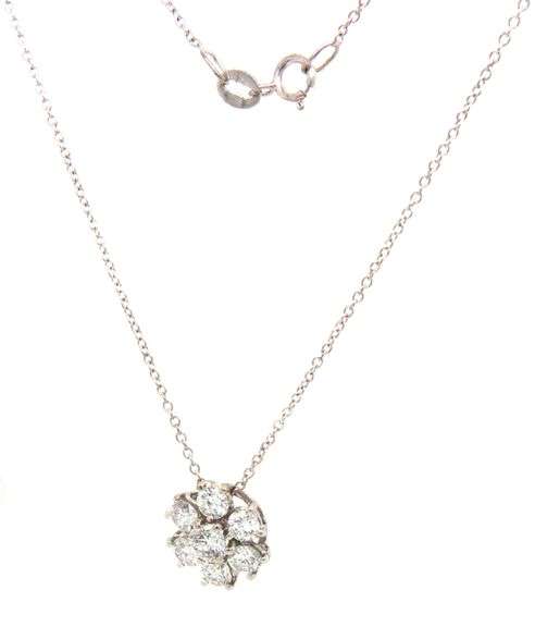 18kt  White gold 1.40ctw 7 stone diamond cluster pendant on chain