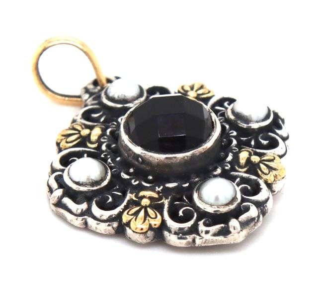 Konstantion garnet and pearl pendant