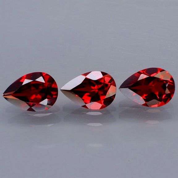 Fantastic 6.05ct set of matched eye clean Mozambique Garnets!