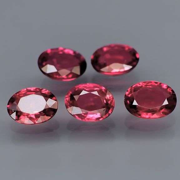 Natural 7.75ct pinkish violet Rhodolite Garnet set