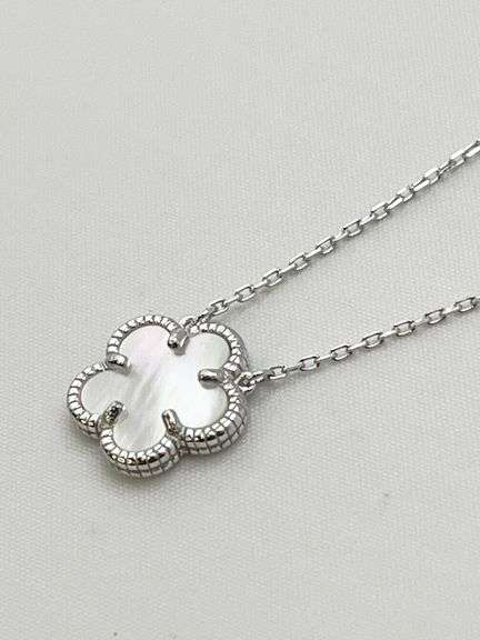 925 Sterling Silver Five Clover MOP Pendent Necklace