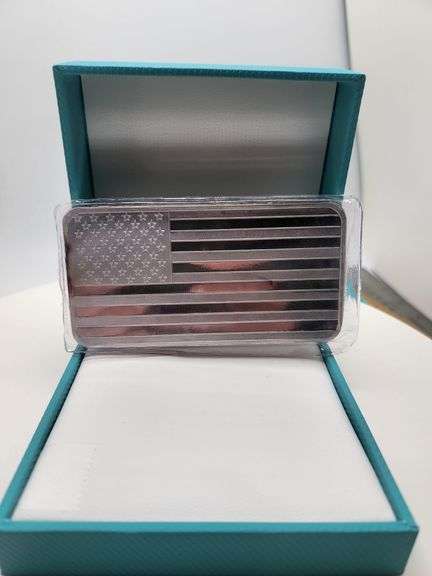 Flag Design SilverTowne 10 Ounce Silver Bar