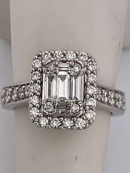 CERTIFIED 14K WHITE GOLD DIAMOND RING