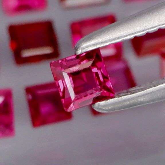 Top blood red! VS to SI clarity! Heated only 2.10ct Ruby set!!!