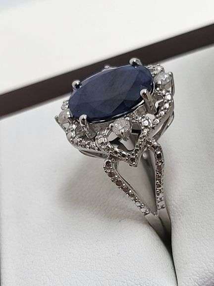 Very fine Natural Sapphire 3.48 ctw with diamond accent set in silver ring, EGL certified