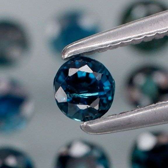 Heated Only! 3.04ct deep blue Sapphire set from Madagascar!