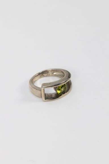 Sterling Silver Natural Peridot Gemstone Ring