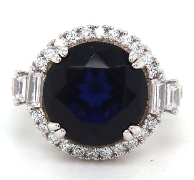 925 Sterling silver round brilliant cut blue cubic zirconia ring