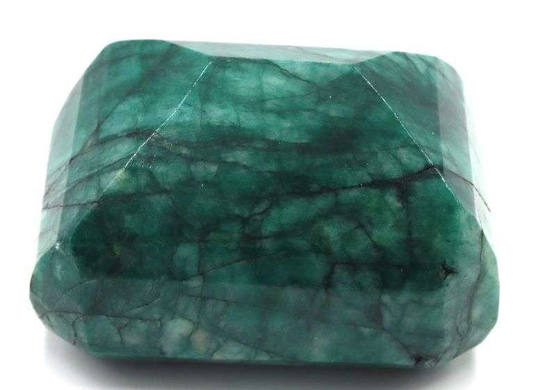 Colossal 812.35CTS Faceted Emerald Loose Gemstone