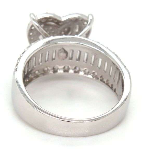 925 Sterling silver heart shaped white cubic zirconia ring