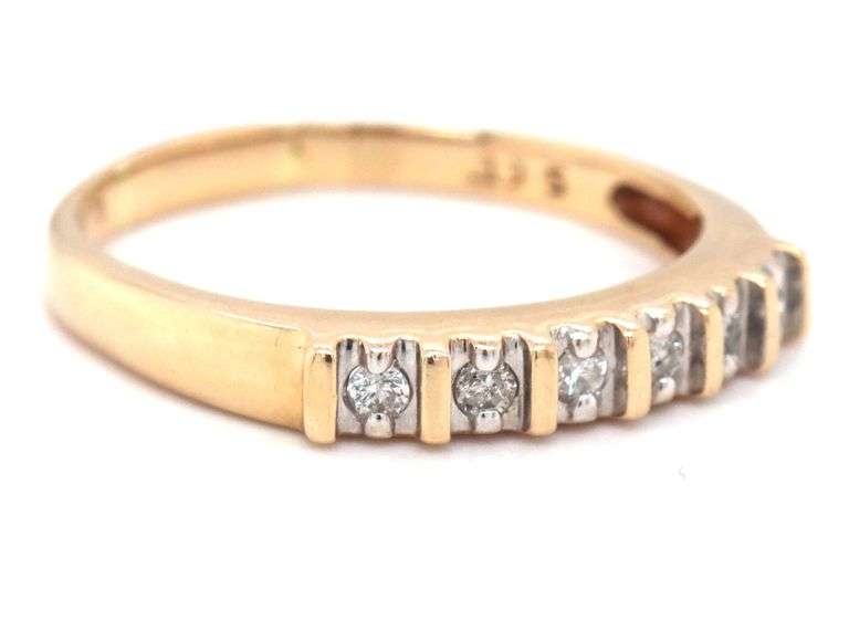 14kt Yellow gold diamond band