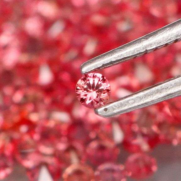 Exceptional 2.58ct diamond cut Songean Sapphire set