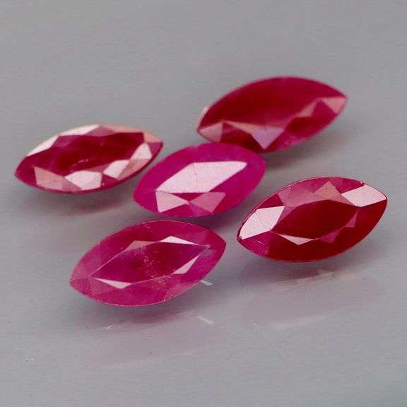 Fantastic 4.33ct set of MARQUISE CUT Burmese Rubies!
