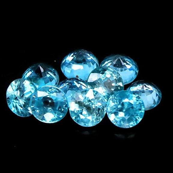 Vibrant blue! 7.88ct 11pc Cambodian Zircon set