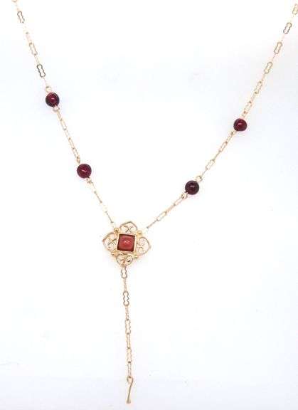 14kt Yellow gold garnet station lariat necklace