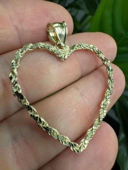 10k Yellow Gold Diamond Cut Rope Heart Pendant Charm