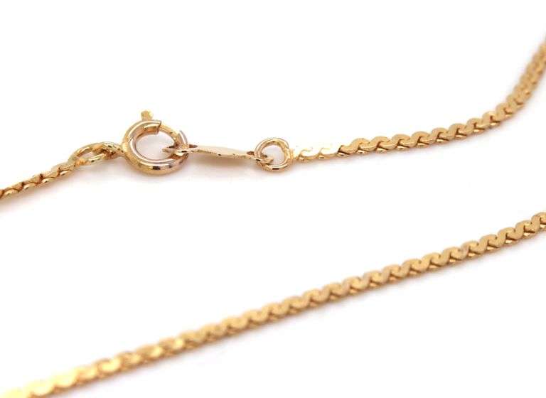 14kt Yellow gold 2.25ct emerald cut citrine pendant on chain