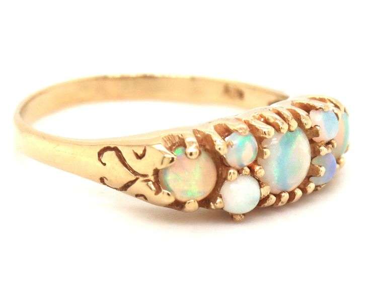 14kt Yellow gold opal cluster ring