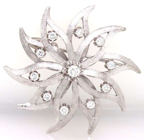 Vintage 14kt White gold 1.25ctw diamond star brooch
