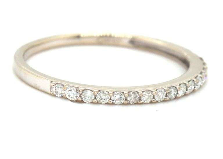 14kt White gold 0.20ctw diamond band