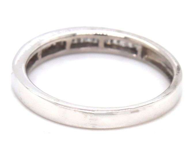 14kt White gold 0.40ctw diamond baguette band