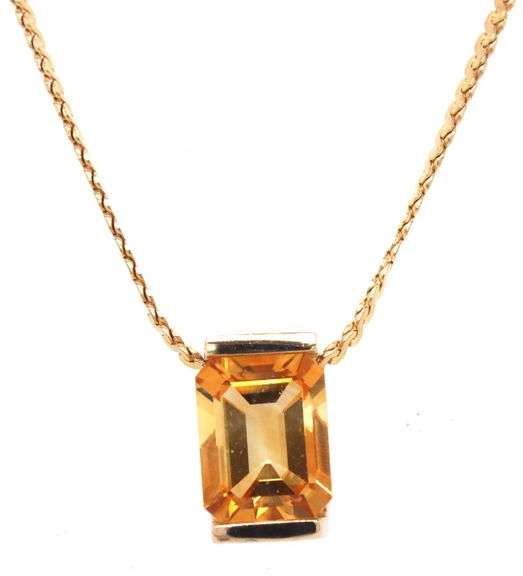 14kt Yellow gold 2.25ct emerald cut citrine pendant on chain