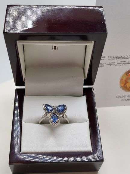 Very fine Natural Sapphire 1.92 ctw with diamond accent set in silver ring, EGL certified