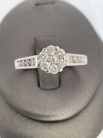 CERTIFIED 14K WHITE GOLD LADIES DIAMOND RING