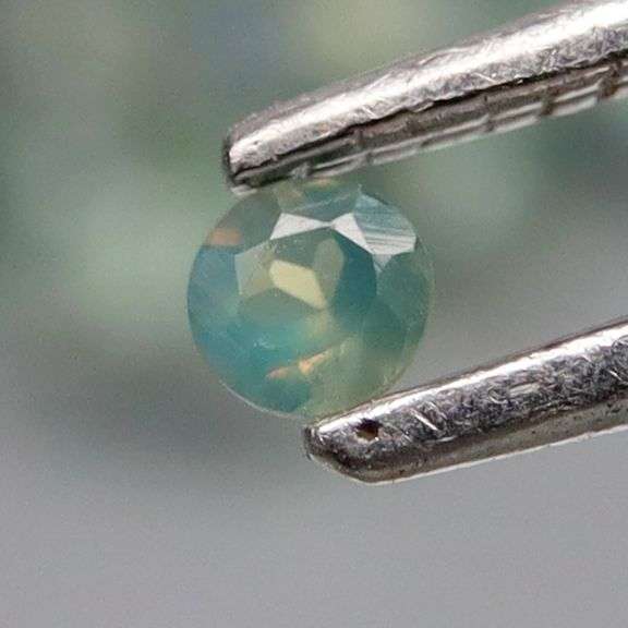 Extremely rare! 1.67ct color change Alexandrite set!