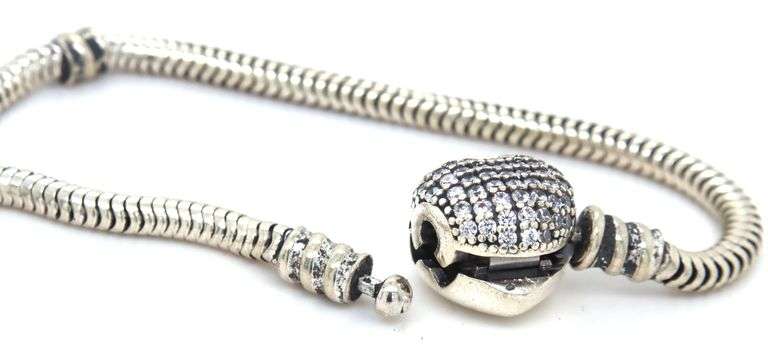 925 Sterling silver pandora style bracelet with cubic zirconia heart shaped clasp