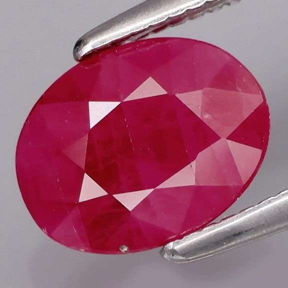 This is your chance! 1.59ct top pigeons blood red Burmese Ruby!
