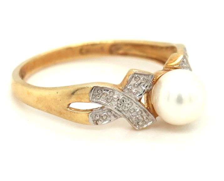 10kt Yellow gold pearl ring