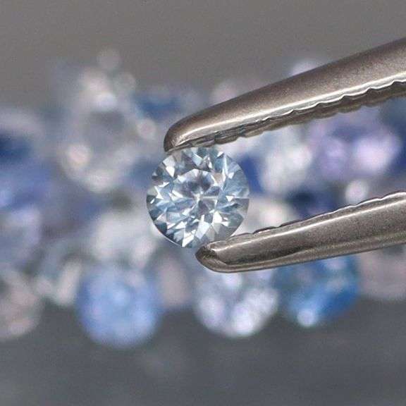 Beautiful 2.45ct set of mixed blue Sapphires!