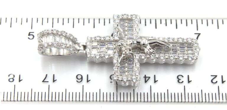 925 Sterling silver religious cross cubic zirconia pendant