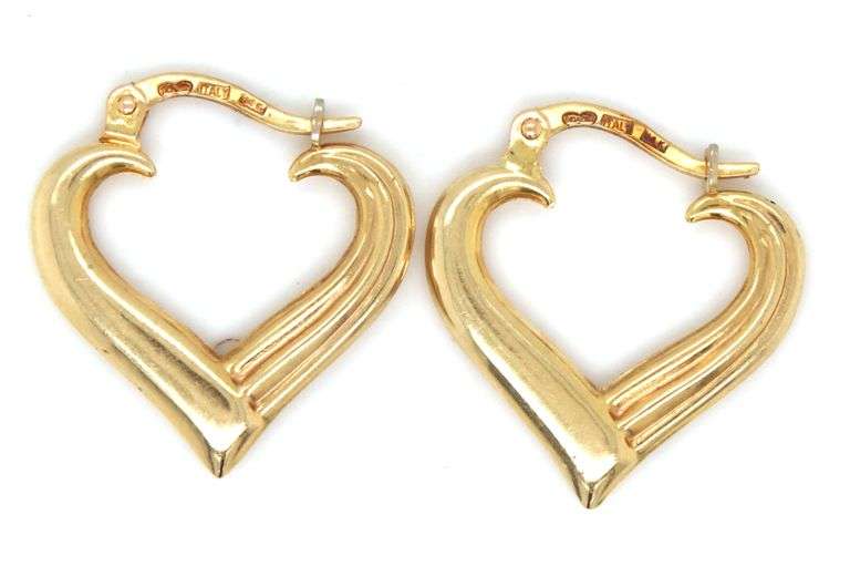 14kt Yellow gold heart shaped hoop earrings
