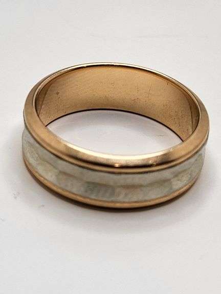 Very fine 18k gold hand made two tone band, 5.9gr, size: 5.5