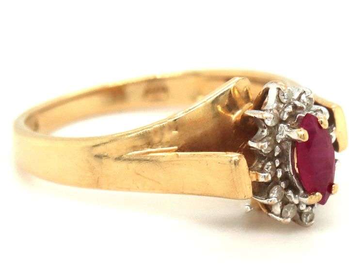 10kt Yellow gold ruby and diamond ring