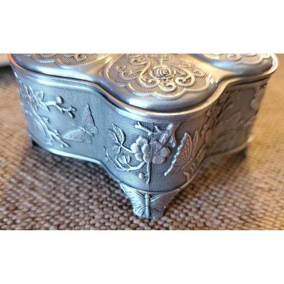 Butterfly-Shaped Metal Jewelry Box