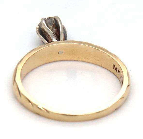 14kt Yellow gold round brilliant cut diamond engagement ring