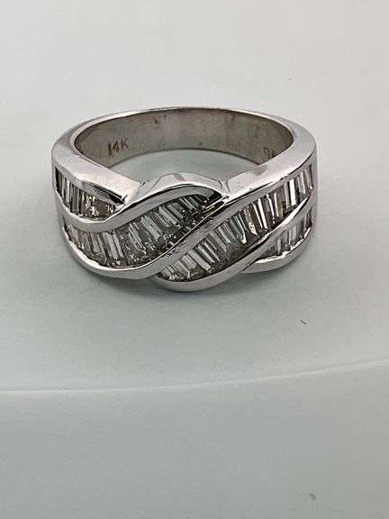 CERTIFIED 14K WHITE GOLD DIAMOND RING