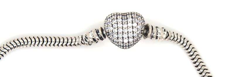 925 Sterling silver bracelet with heart shaped cubic zirconia clasp