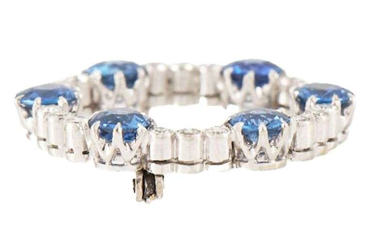 4.50ctw Sapphire and 0.25ctw Single Cut Diamond Circle Brooch in 18K