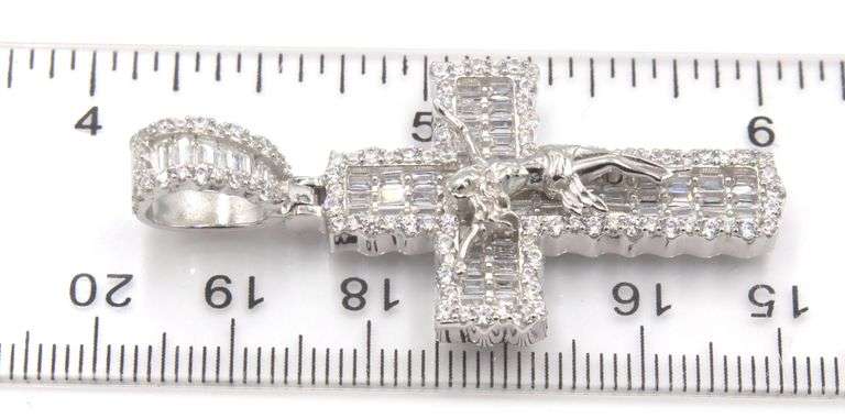 925 Sterling silver religious cross cubic zirconia pendant