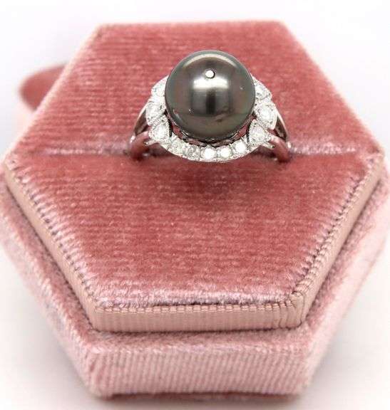 Captivating Genuine Tahitian South Sea Pearl and 0.51CTW Diamond Ring in Sterling Silver