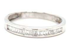 14kt White gold 0.40ctw diamond baguette band