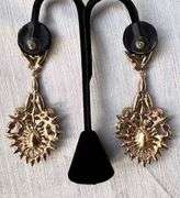 Pairn of Fashion Jewelry Earrings