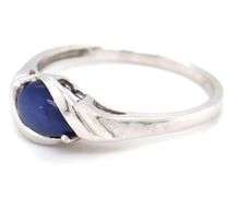 14kt White gold blue sapphire ring