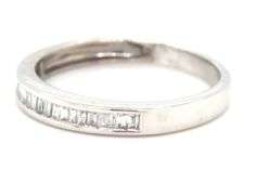 14kt White gold 0.40ctw diamond baguette band